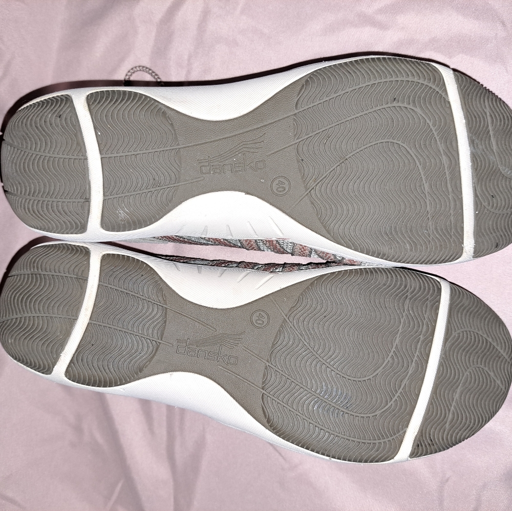 Shoes - Picture 3 of 8